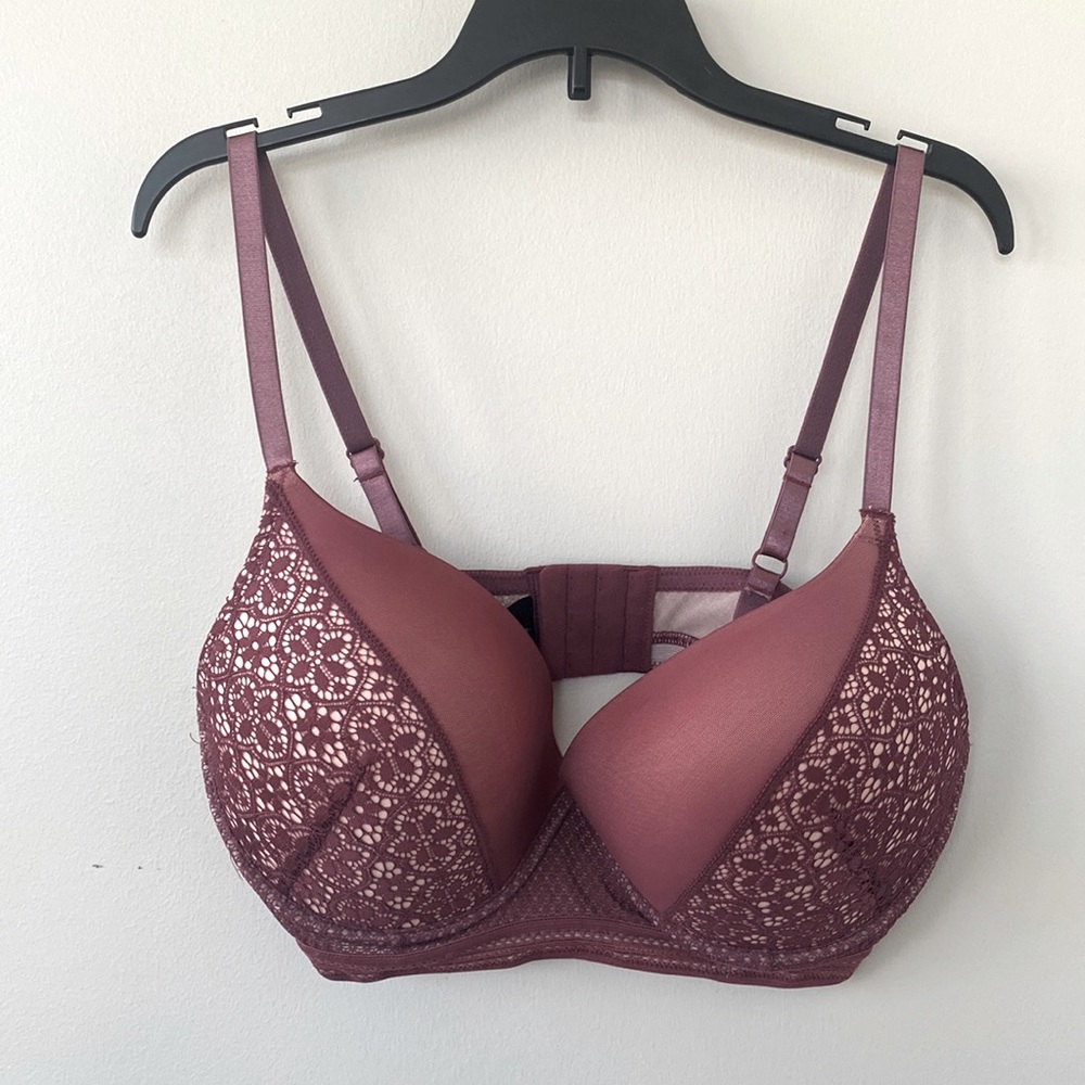 NWOT IRIS LILLY PUSH UP LACE BRA